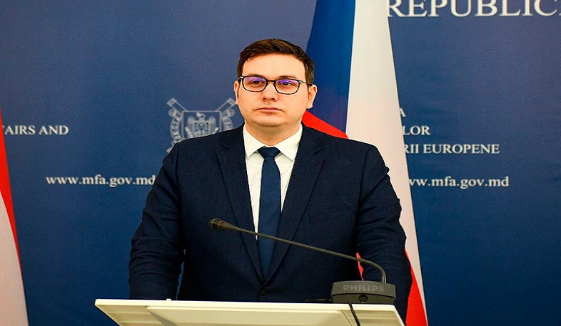 Чехия и другие страны ЕС в конце августа обсудят запрет на визы для россиян: AFP