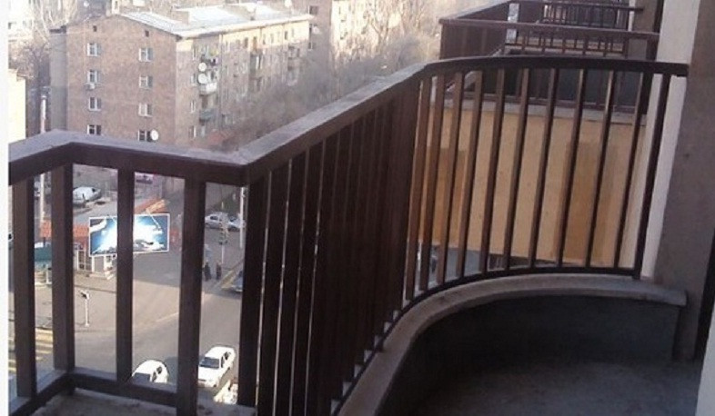 7-ամյա երեխայի գլուխն արգելափակվել է պատշգամբի ճաղավանդակների արանքում. փրկարարներն օգնություն են ցուցաբերել