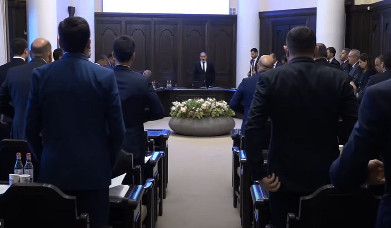 Armenia’s Cabinet meeting starts with moment of silence