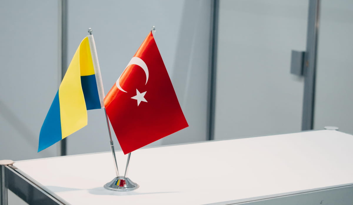 Türkiyə və Ukrayina müdafiə nazirləri görüşüb
