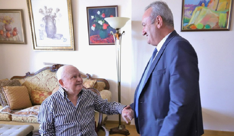 Անուրանալի է Ձեր ներդրումն ինչպես շախմատի, այնպես էլ գիտության ոլորտում. Վահրամ Դումանյանն այցելել է ակադեմիկոս Վանիկ Զաքարյանին