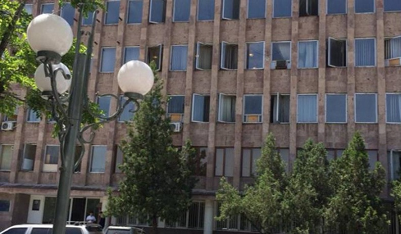 Նռնակով զինված քաղաքացին ներխուժել է Մասիսի քաղաքապետարանի շենք