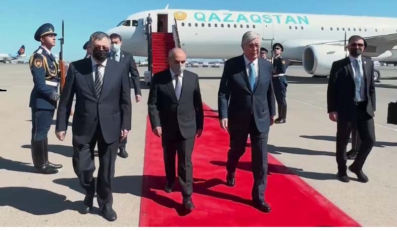 Ղազախստանի նախագահ Կասիմ-Ժոմարտ Տոկաևը պաշտոնական այցով ժամանել է Ադրբեջան