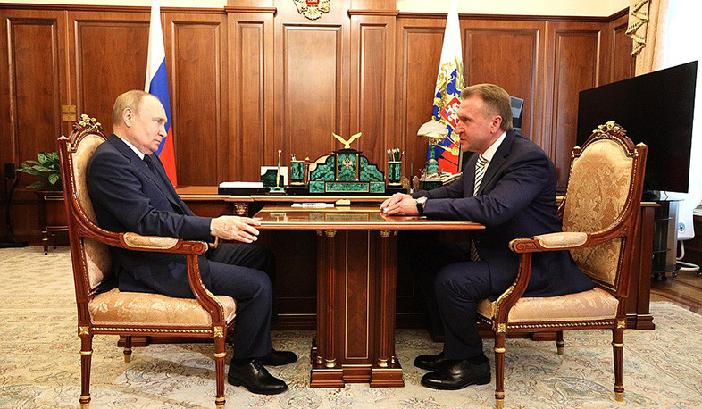 Russian development corporation ends euro and dollar transactions