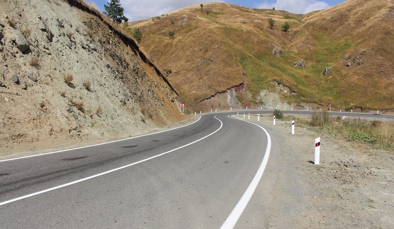 Artsaxı ER ilə birləşdirən dövlətlərarası avtomobil yolunun Şuşi-Berdzor-Qoris hissəsi hər iki istiqamətdən açıqdır: Artsax DİN