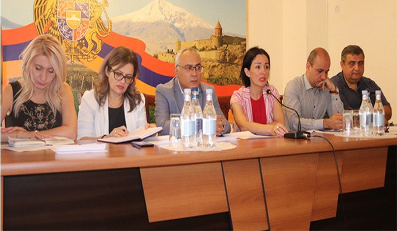Դպրոցներում ներդրվելու են մասնագիտական կողմնորոշման ակումբներ. Անդրեասյանը հանդիպել է Արարատի մարզի տնօրենների հետ