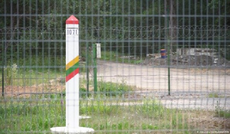Литва завершила строительство заграждения на границе с Беларусью