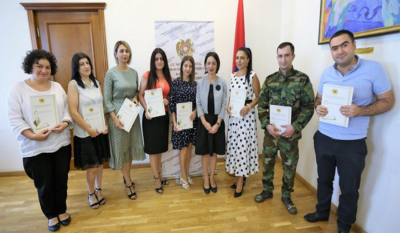 Տարածաշրջանային լեզուների ուսուցման առարկայական ծրագրերի հեղինակները պարգևատրվել են ԿԳՄՍՆ շնորհակալագրերով