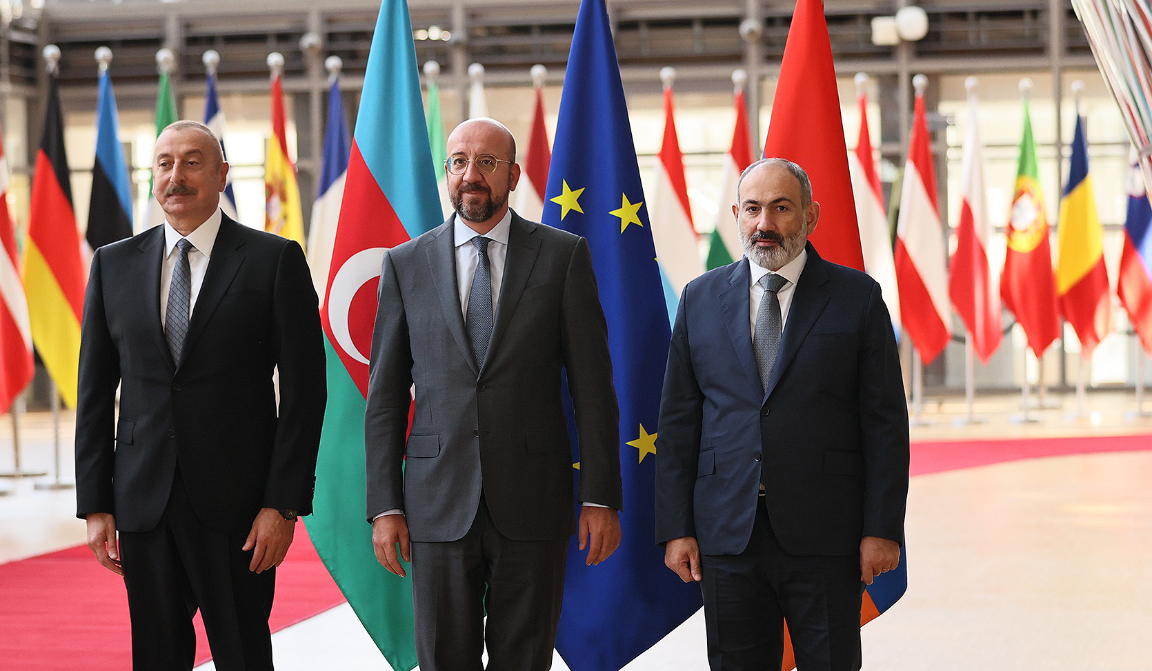 Необходимо установить прочный и всеобъемлющий мир в нашем регионе: Премьер-министр РА