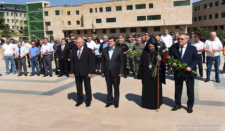 Artsakh President visits Stepanakert Memorial on Artsakh Republic Day