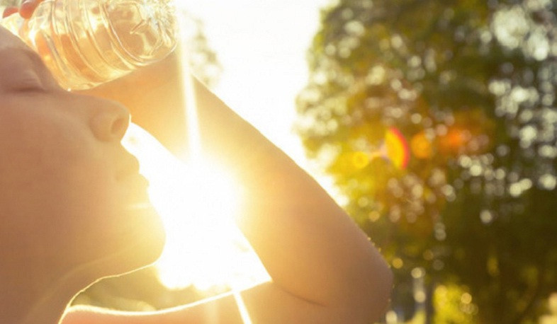 Ինչպես խուսափել օդի ջերմաստիճանի բարձրացման և արևի ճառագայթման երկարատև բացասական ազդեցությունից. խորհուրդներ ԱՆ-ից