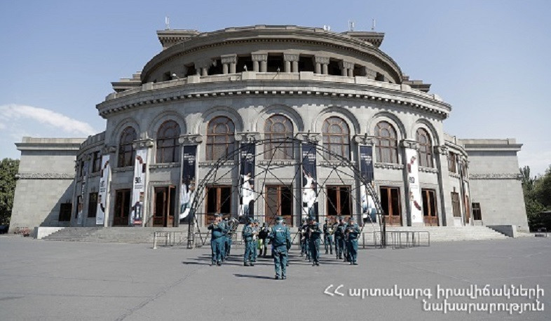 ԱԻՆ աշխատակցի օրվա տոնական տրամադրությունն ապահովել է ԱԻՆ փողային նվագախումբը