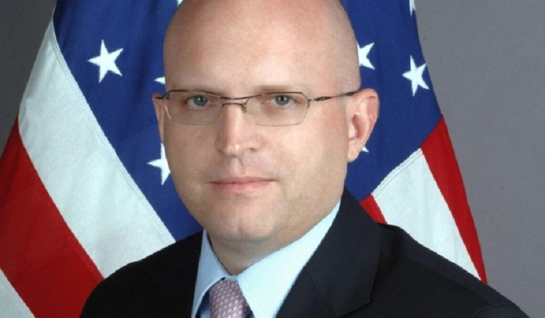 ATƏT-in Minsk Qrupunun amerikalı həmsədri Filip Riker Yerevandadır