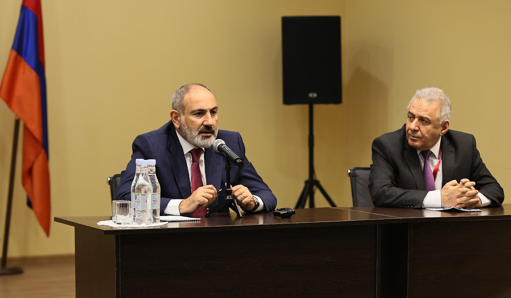Nikol Pashinyan met with representatives of Armenian community in Vladivostok
