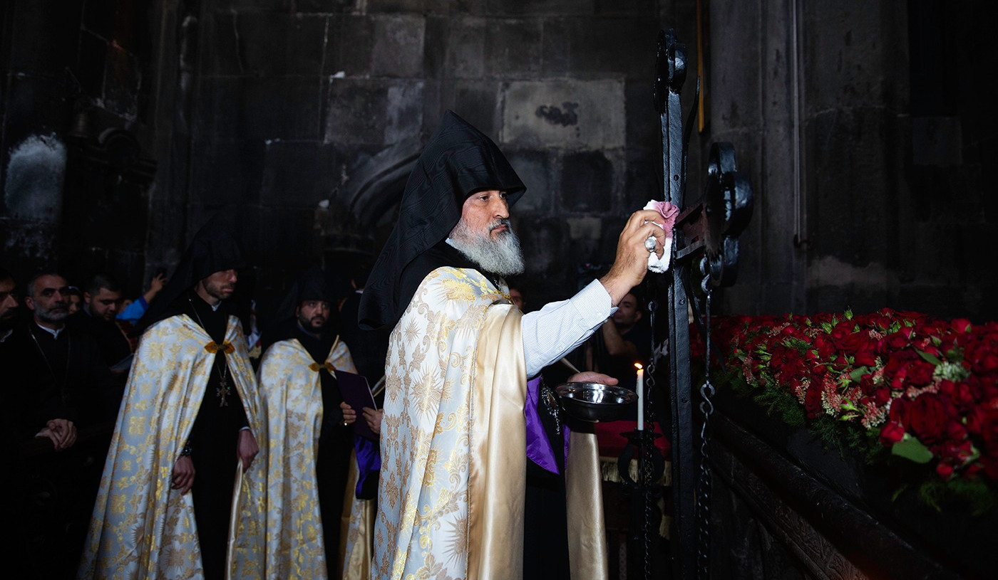 Օծվել է Գեղարդավանքի Սուրբ Կաթողիկե եկեղեցու գմբեթի խաչը