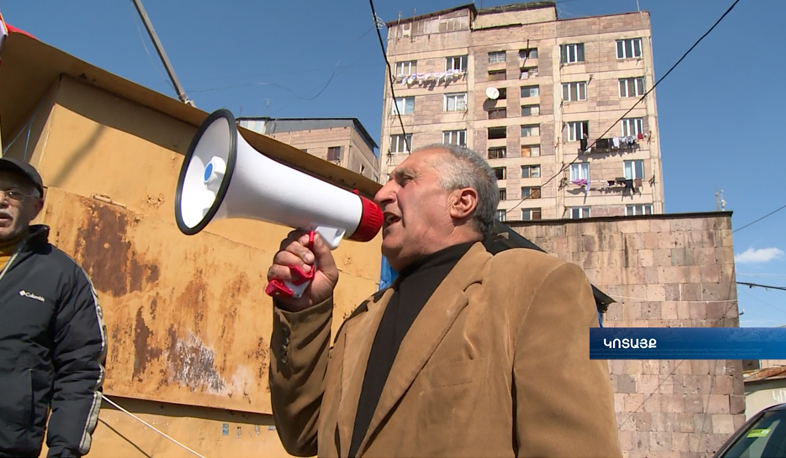 Communist party promises creating collective farms