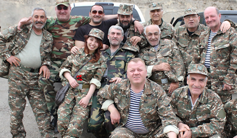 2016-ի ապրիլին կամավոր Արցախ մեկնած լրագրողը հրապարակել է ռազմաճակատային օրագիրը