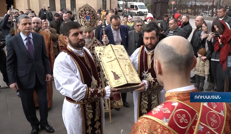 Հարության տոնի կապակցությամբ Սկևռայի մասունքարանը տարվել է Մոսկվա