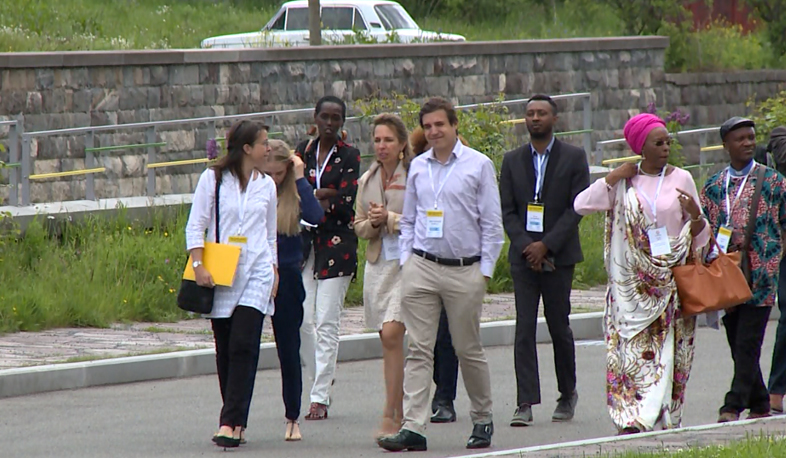 Հայաստանը կարող է մարդասիրության կենտրոն դառնալ. Նուբար Աֆեյան