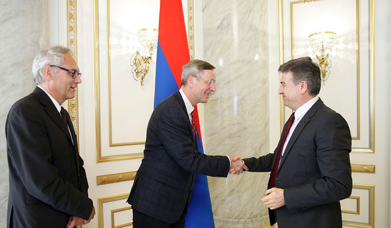 Կարեն Կարապետյանը ընդունել է Միխայել Հարմսին