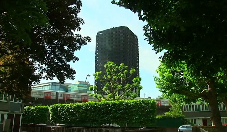 Լոնդոնցիները պահանջում են պատասխանատվության ենթարկել բարձրահարկ շենքի հրդեհի մեղավորներին