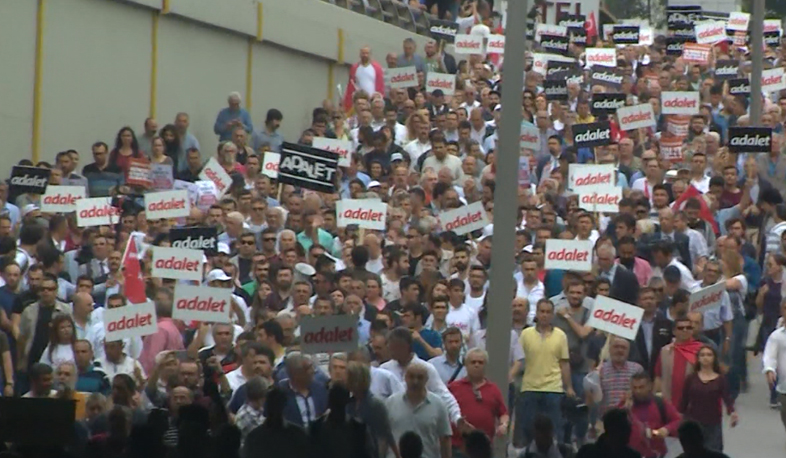 Թուրքիայում չեն դադարում ընդդիմադիր ցույցերը