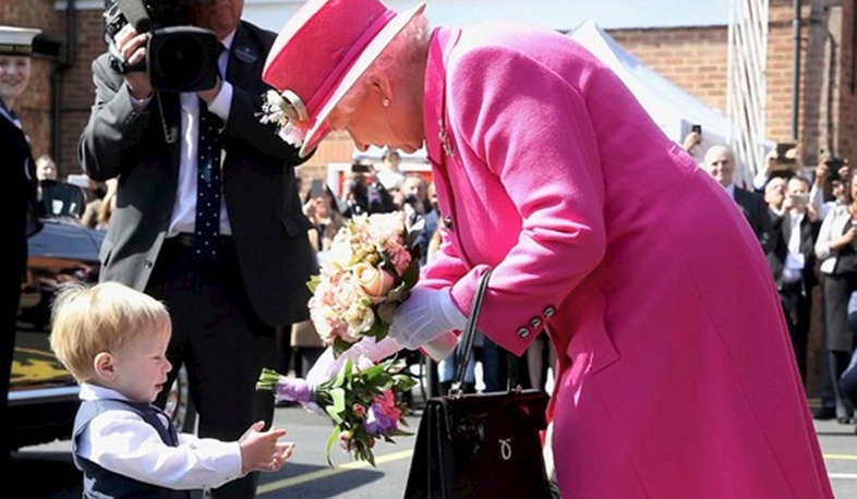 Մեծ Բրիտանիայի թագուհին 91 տարեկան է