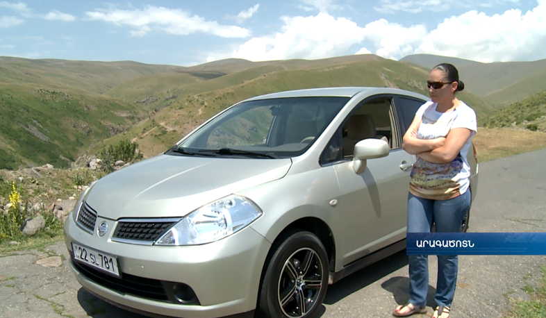 Car going forward on its own on Aragats road