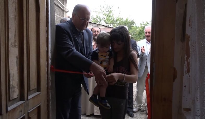 Գյումրիում տնակից տուն տեղափոխվեց ևս երկու ընտանիք