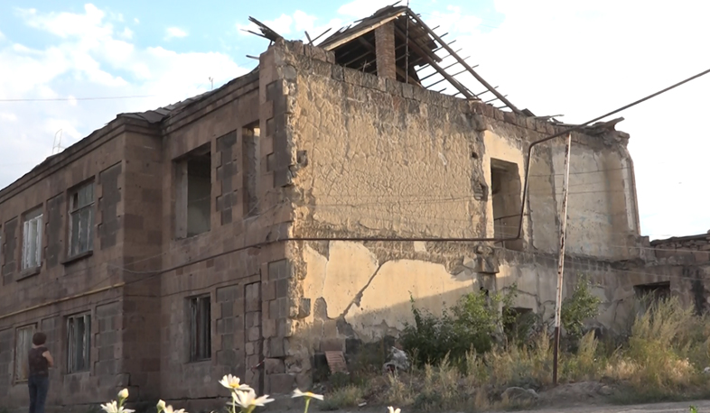 Building collapses in Gyumri