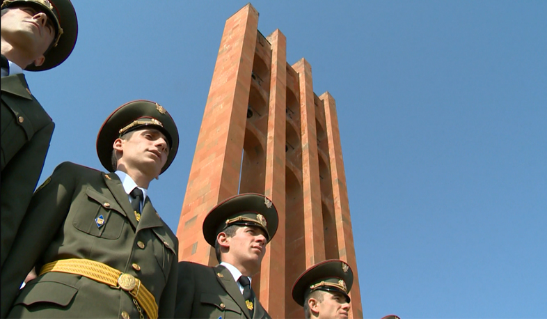 Officer certificates to graduates of military universities