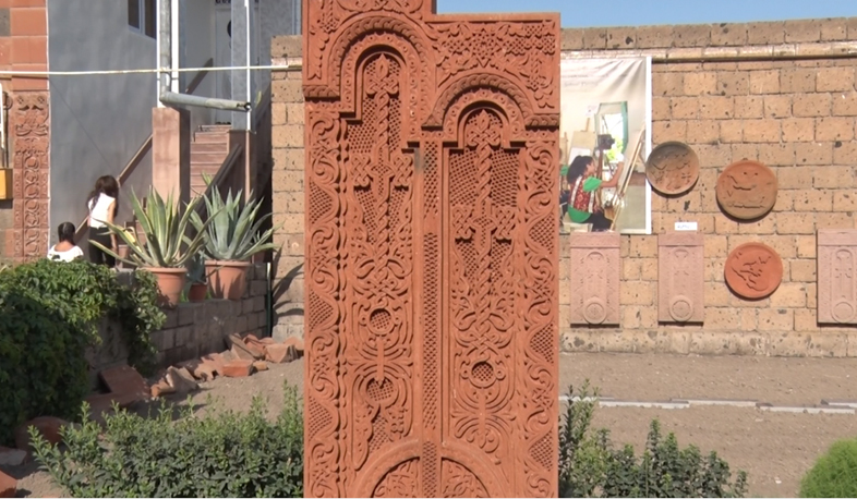 Khachkar master school students’ works exhibited in Arshaluys