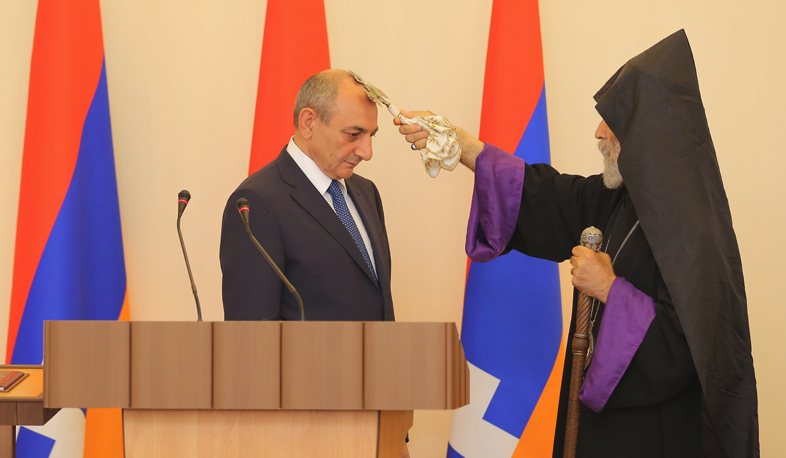 Bako Sahakyan officially assumes Artsakh President office