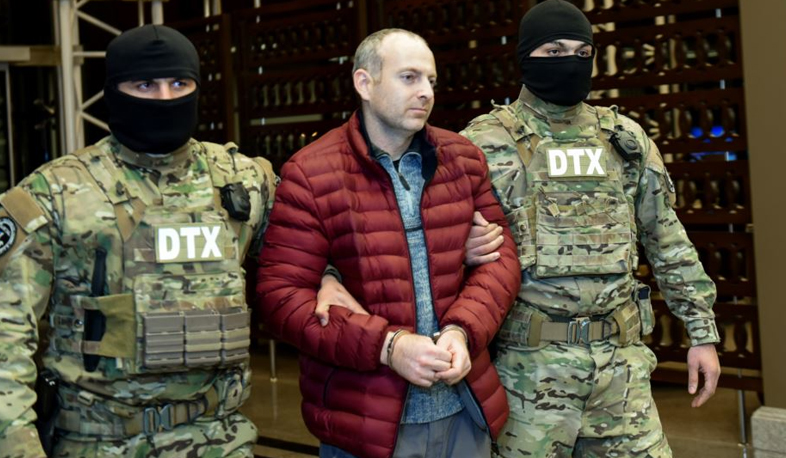Blogger Alexander Lapshin attempts suicide in Baku prison