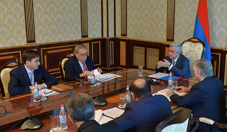 ՀՀ Նախագահը խորհրդակցություն է անցկացրել հայ-էմիրաթական տնտեսական հարցերի շուրջ