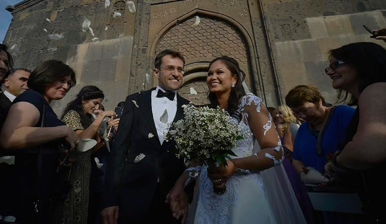 Levon Aronian got married