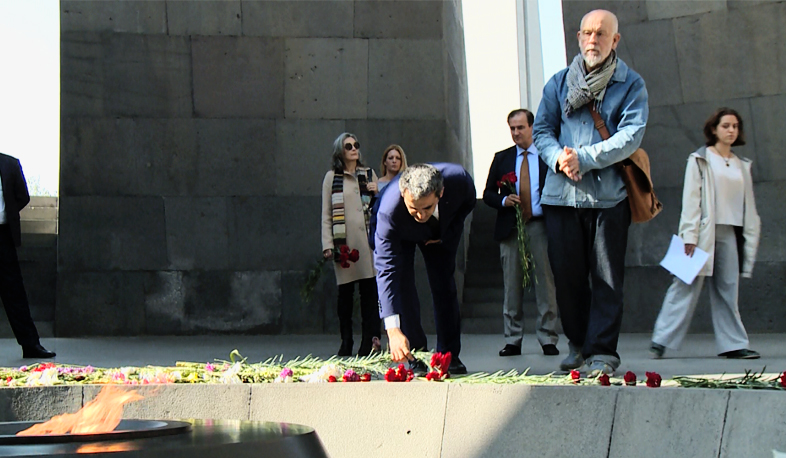 Ջոն Մալկովիչը այցելել է Հայոց ցեղասպանության թանգարան