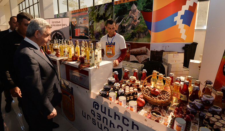 ՀՀ Նախագահն այցելել է «ԱրմՊրոդԷքսպո» ցուցահանդես
