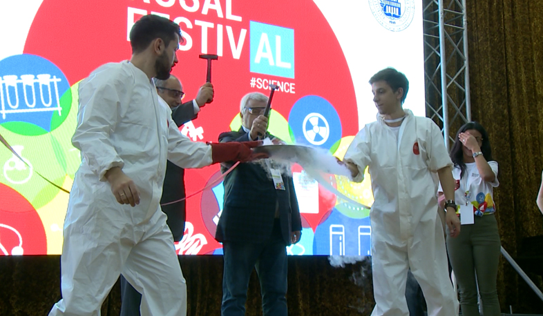 Գիտության հնարքներ. առաջին «Ռուսալ» գիտափառատոնը ԵՊՀ-ում