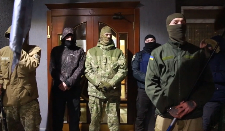 Kiev NewsOne TV channel building blocked