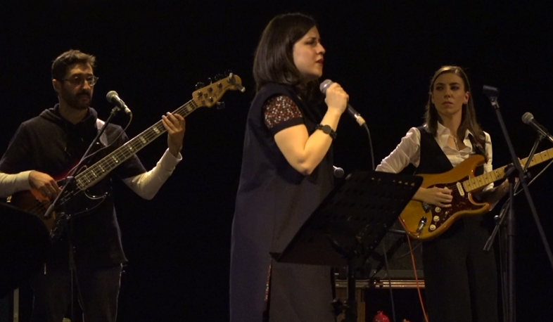 Պոլիսը և «Ոմանք»