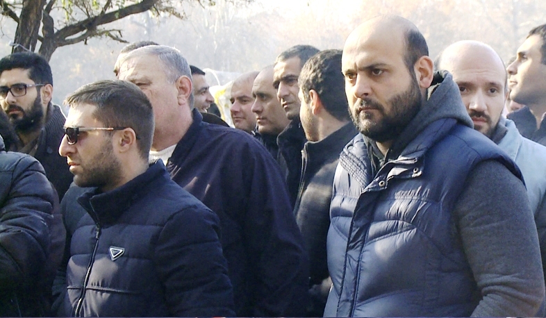 Правый руль - одно из требований демонстрантов удовлетворено