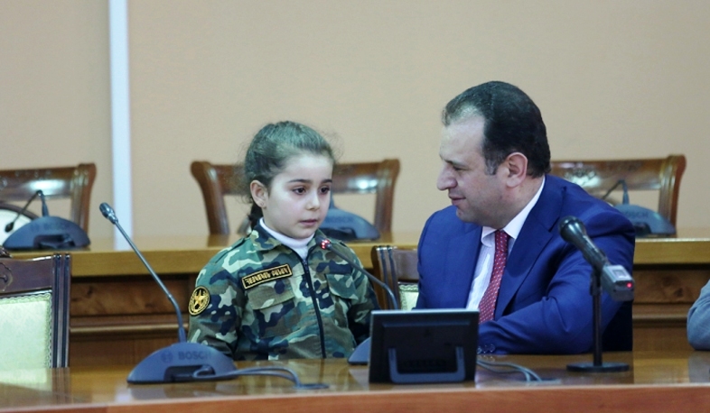 Տավուշի մարզի զոհվածների ընտանիքները ՊՆ-ում