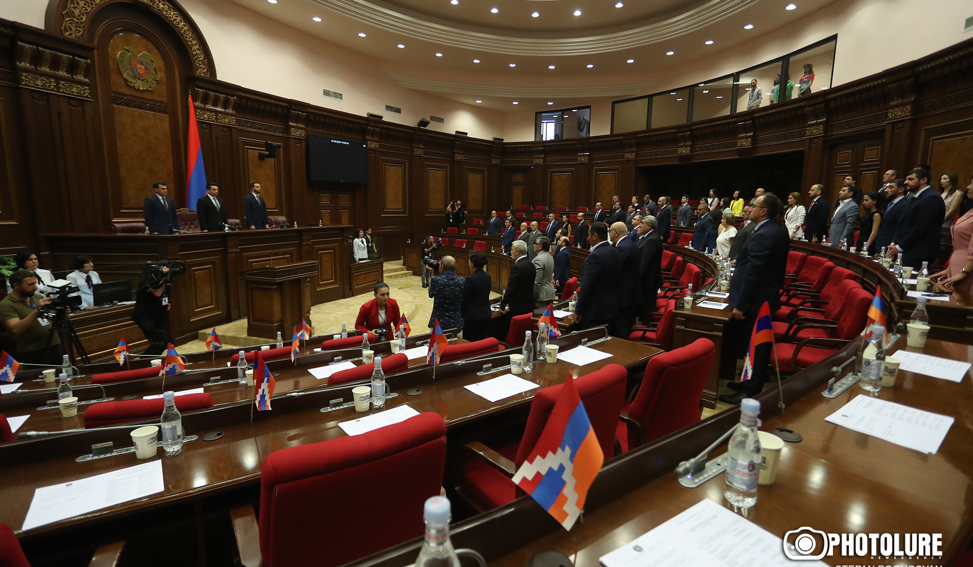 Մեկնարկել է ՀՀ ԱԺ ութերորդ գումարման չորրորդ նստաշրջանի առաջին նիստը