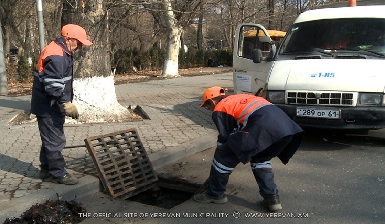 Մաքրվում է Երևանի հեղեղատար համակարգը