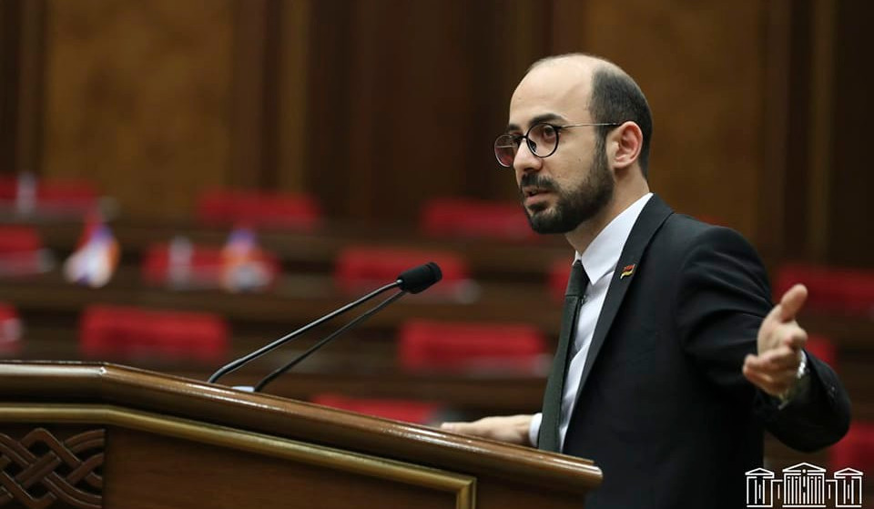 Ընդդիմություն կոչվող խմբակը դասերից փախած դպրոցականների պես կրկին չի ներկայանում նիստերին. Արթուր Հովհաննիսյան