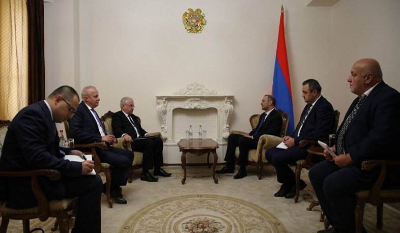 Армен Григорян и Игорь Ховаев обсудили ситуацию на армяно-азербайджанской границе