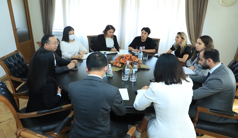 Էկոնոմիկայի փոխնախարարները Չինաստանի դեսպանի հետ քննարկել են ուղիղ չվերթերի կազմակերպման հնարավորությունը