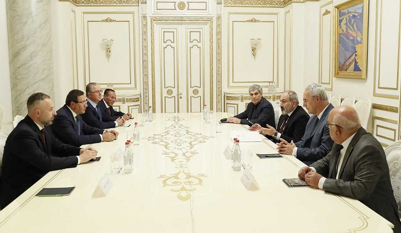 Վարչապետը հանդիպել է արտախորհրդարանական քաղաքական ուժերի ղեկավարների հետ