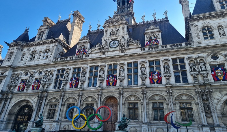 In solidarity with Armenia, Armenian flags were flown on the Paris City Hall building today